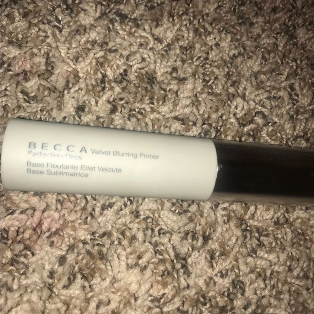 Becca Velvet Blurring Primer